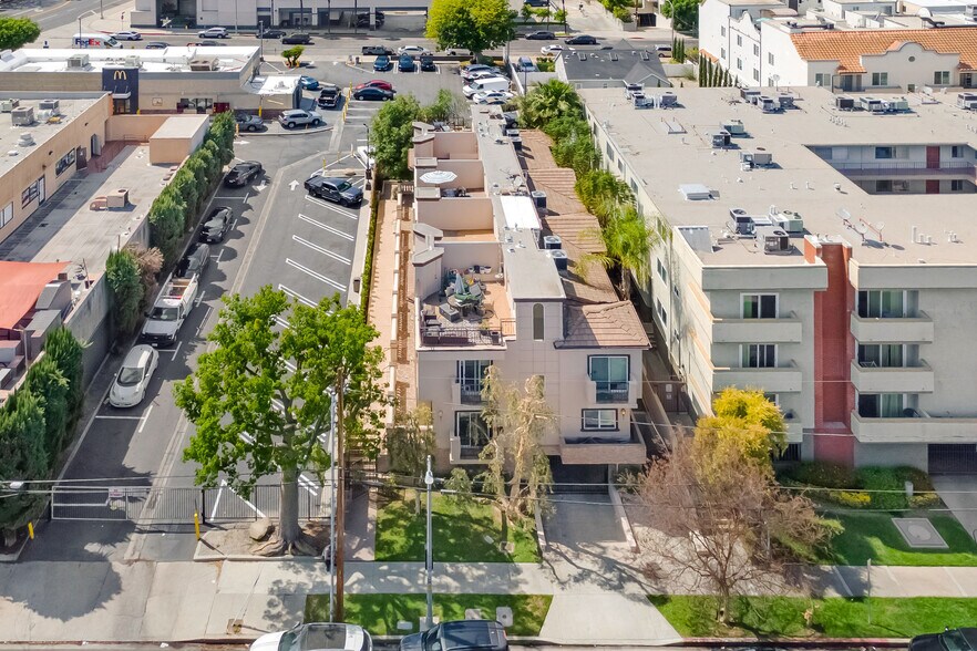 More Photos Of 4325 Stern Ave, Sherman Oaks Apartments For Sale