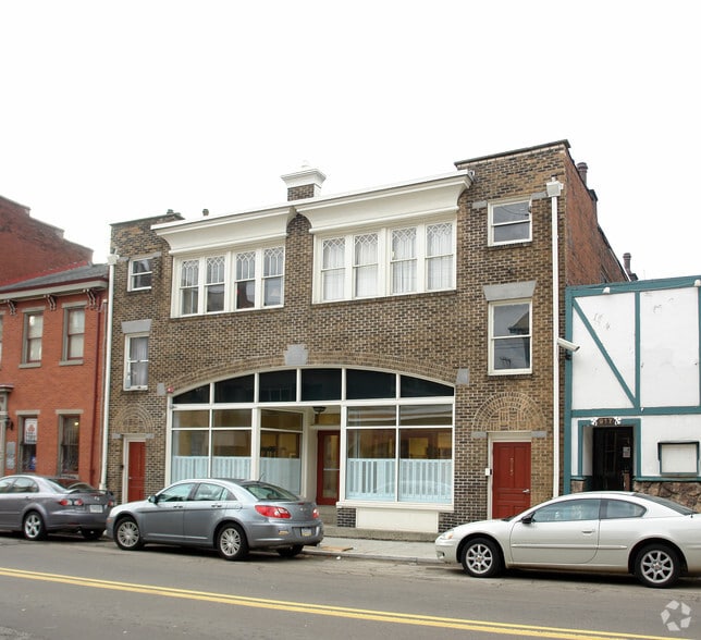 More Photos Of 913-915 Western Ave, Pittsburgh Storefront Retail Office For Lease