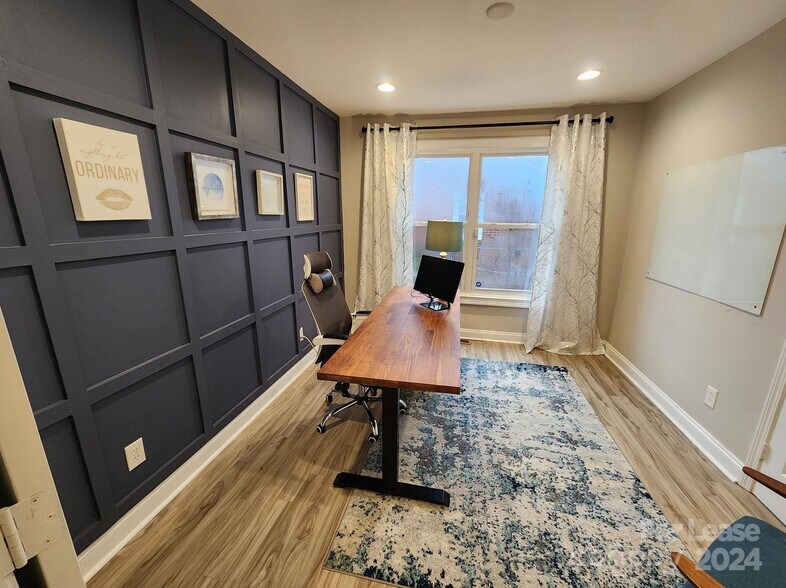 More Photos Of 1508 Remount Rd, Charlotte Showroom For Lease