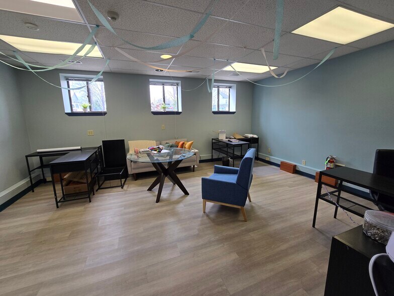 More Photos Of 41 Main St, Florence Loft Creative Space For Lease