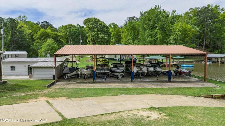 More Photos Of 2027 Barrons Bridge Rd, Dadeville Marina For Sale