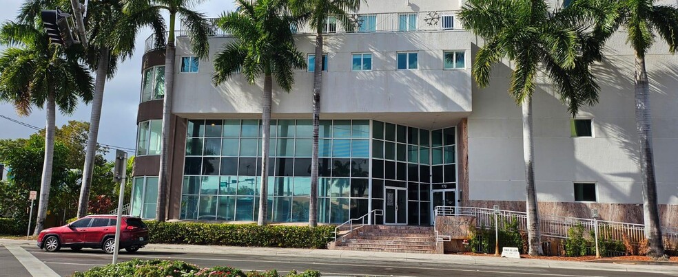 Primary Photo Of 770 Ponce de Leon Blvd, Coral Gables Office For Lease