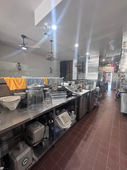 More Photos Of 349 N La Cienega Blvd, Los Angeles Restaurant For Lease