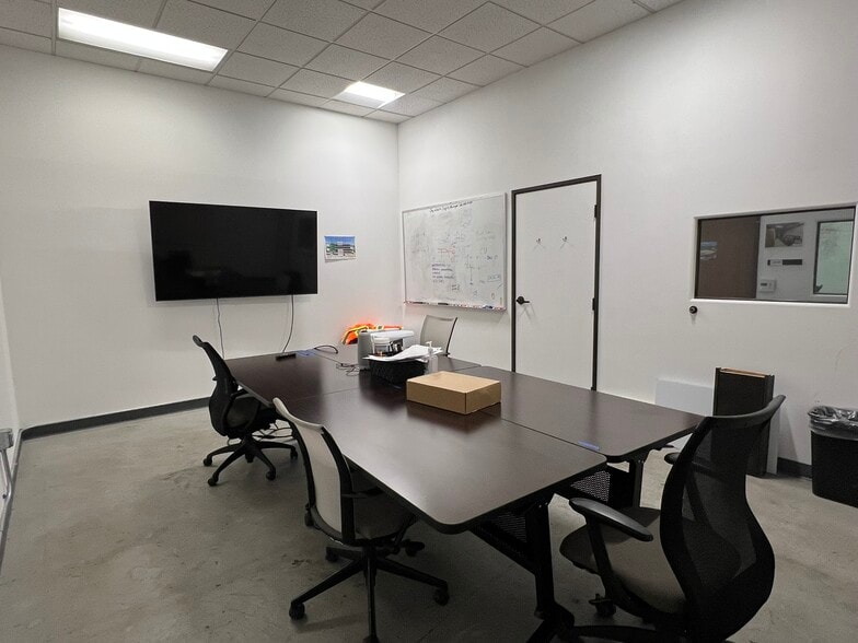 More Photos Of 450 S Raymond Ave, Pasadena Warehouse For Sale