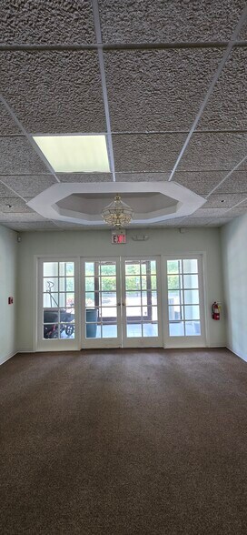 More Photos Of 3939 N Wilke Rd, Arlington Heights Office For Lease
