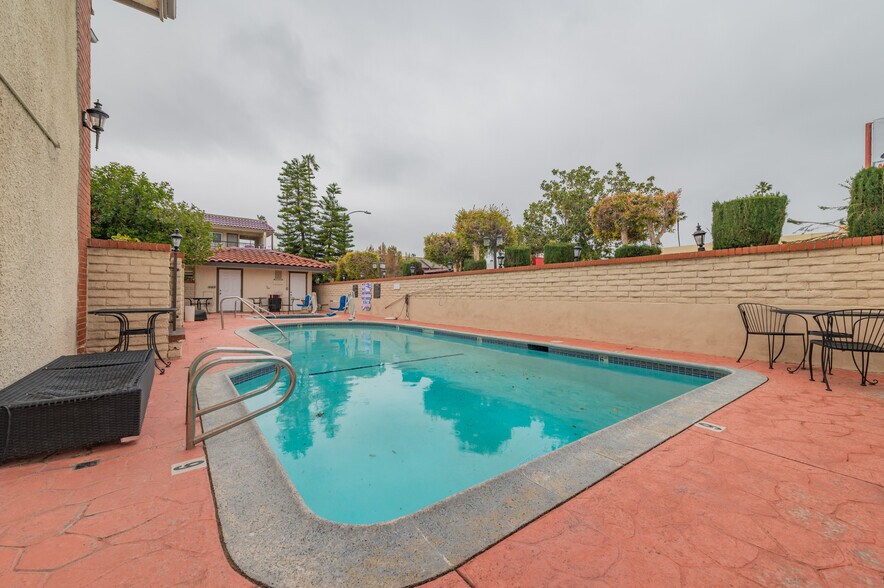 More Photos Of 2156 E Colorado Blvd, Pasadena Hotel For Sale