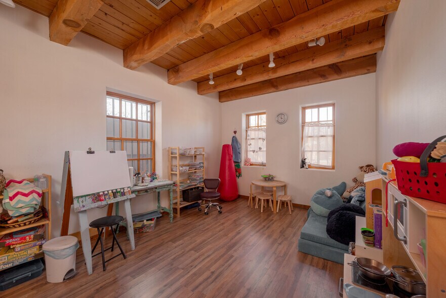 More Photos Of 1400 Maclovia Ln, Santa Fe Office Residential For Sale