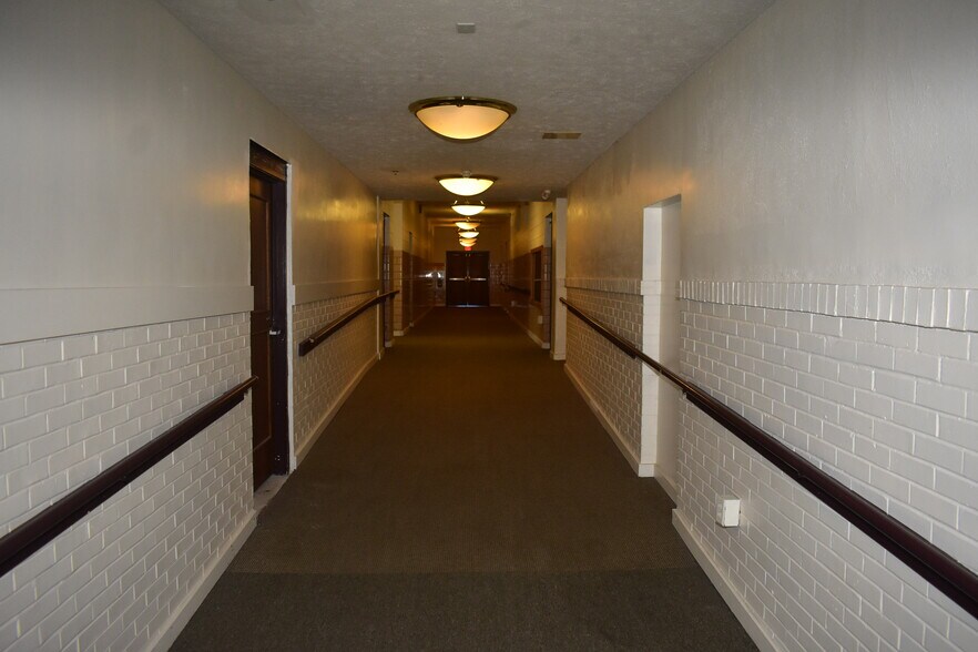 More Photos Of 200 E Arlington St, Waterloo Apartments For Sale