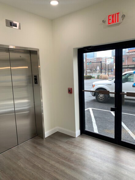 More Photos Of 300 Martin Luther King Blvd, Wilmington Office For Lease