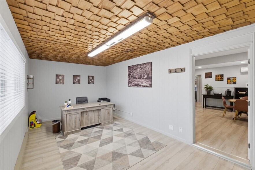 More Photos Of 410 N 1st Ave, Stayton Office For Sale