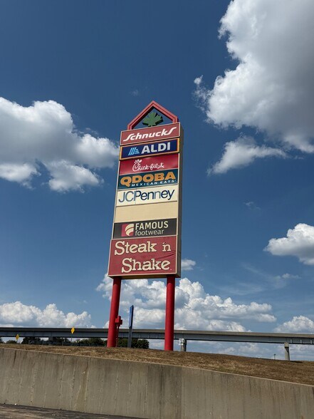 More Photos Of 934-942 Valley Creek Dr, Farmington General Retail For Lease