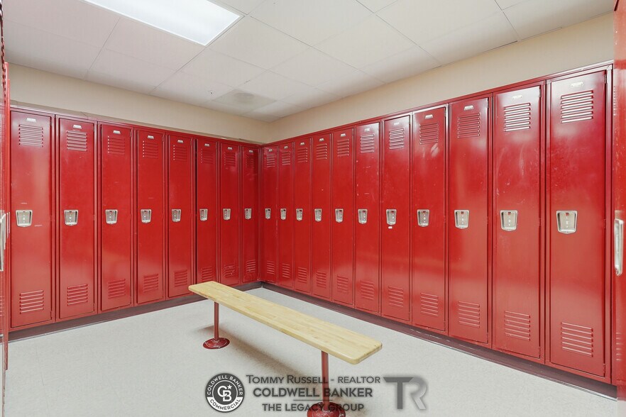 More Photos Of 733 Landmark Dr, Casper Medical For Sale