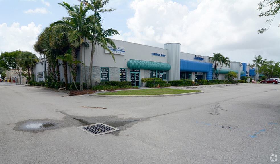 Primary Photo Of 12550 S Military Trl, Boynton Beach Service For Lease