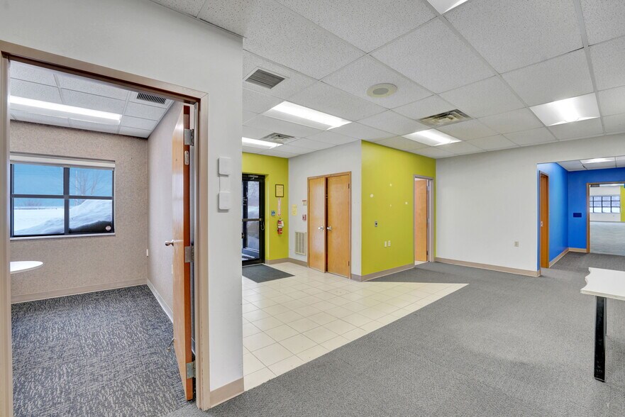 More Photos Of 26 Steele Ave, Arcade Office For Lease