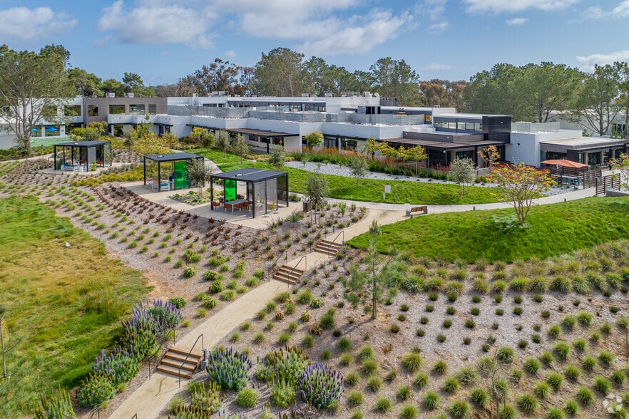 More Photos Of 11011 N Torrey Pines Rd, La Jolla Research And Development For Lease