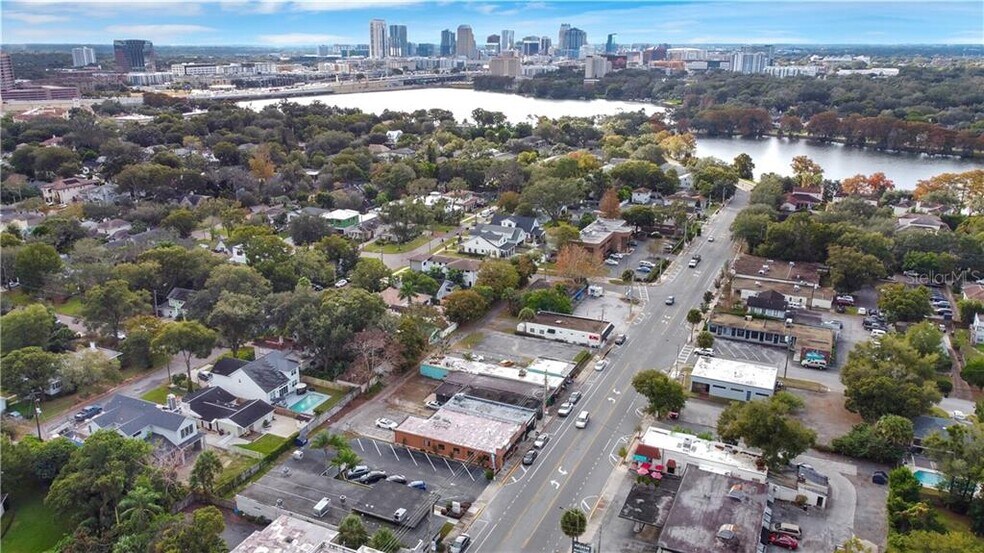 More Photos Of 1313 Edgewater Dr, Orlando Storefront For Lease