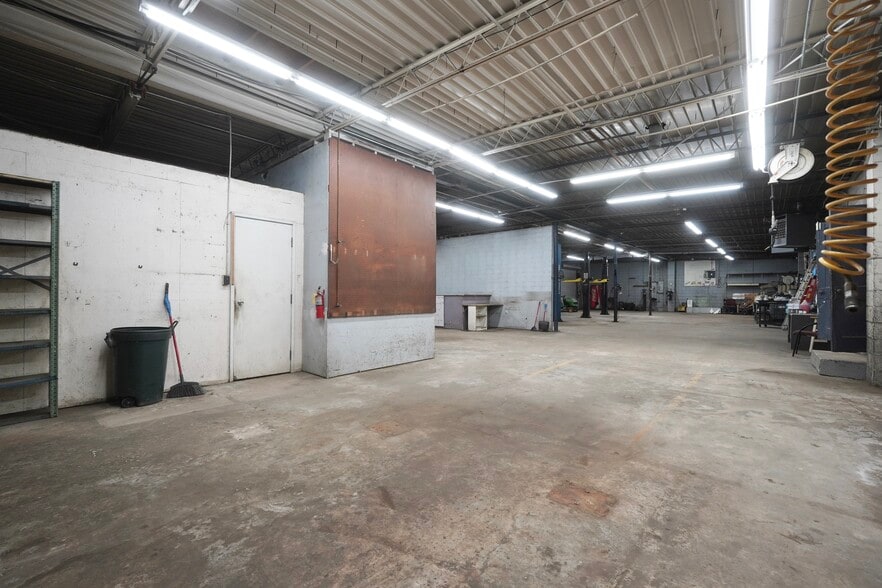 More Photos Of 5948 Homestead Rd, Rex Flex For Sale