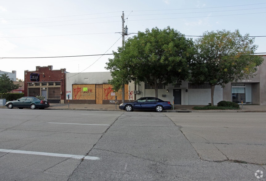 More Photos Of 3014 Commerce St, Dallas General Retail For Lease