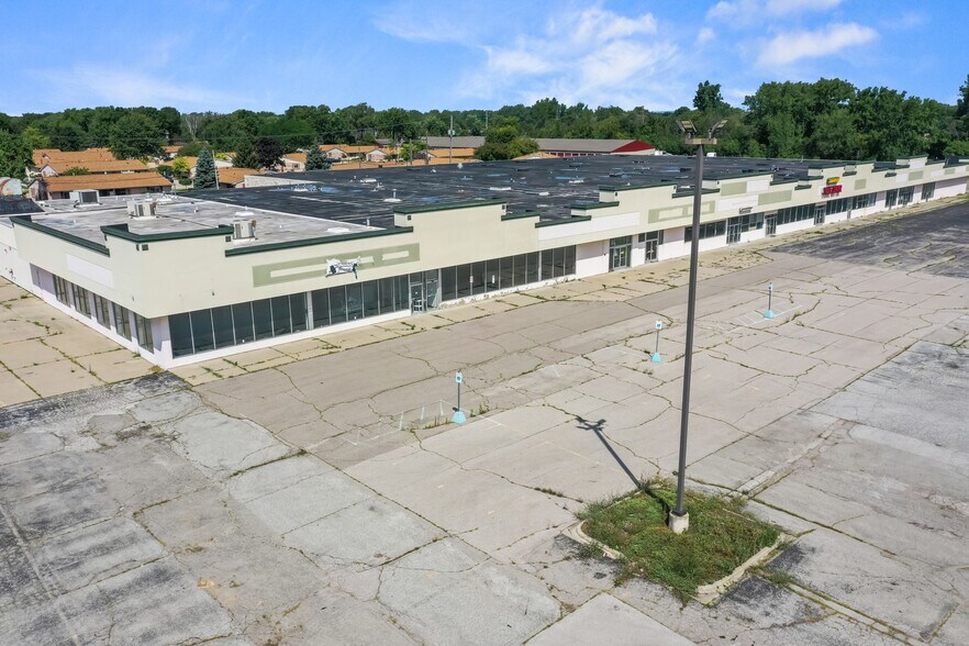 More Photos Of 2865-2885 Bay Rd, Saginaw Freestanding For Sale