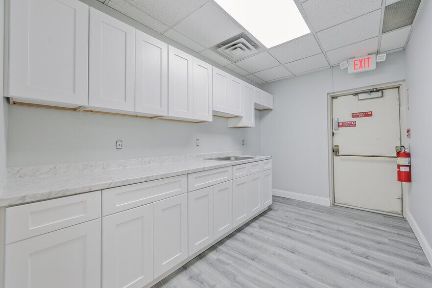 More Photos Of 41 Grand Ave, River Edge Office For Lease