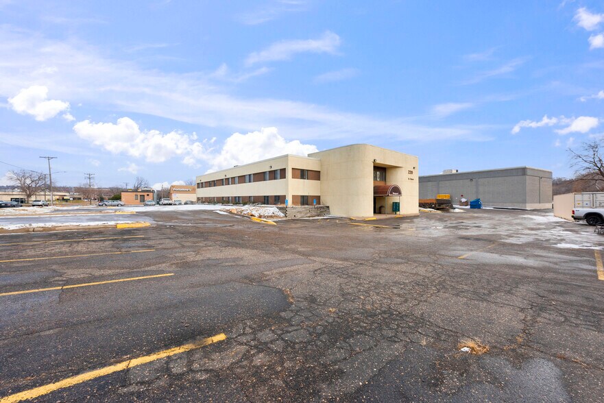 Primary Photo Of 220 Robert St S, Saint Paul Office For Sale