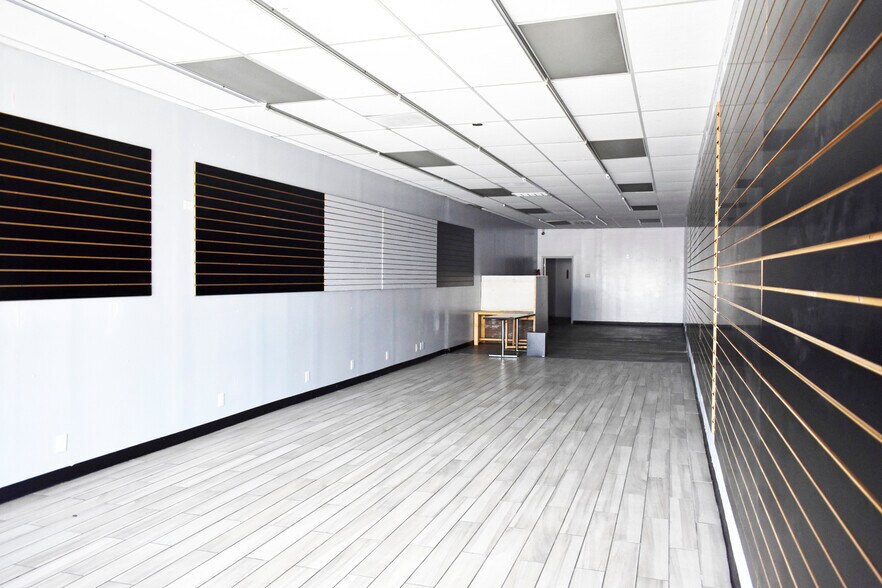 More Photos Of 3330 Hillcroft Ave, Houston Unknown For Lease