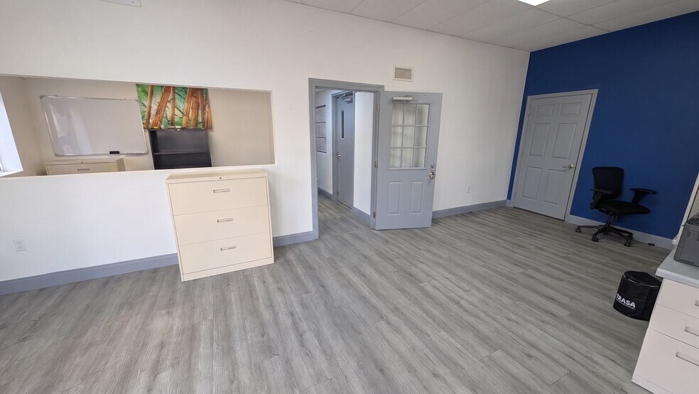 More Photos Of 11052 Challenger Ave, Odessa Warehouse For Lease