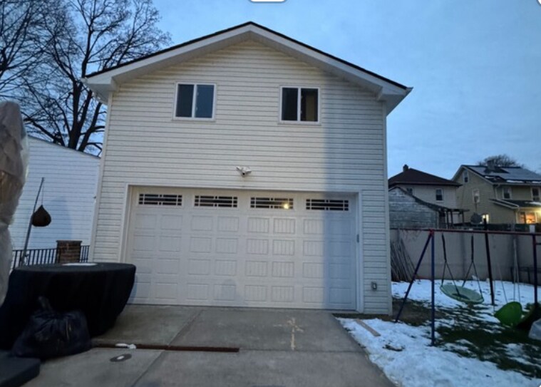 Primary Photo Of 29 Metcalfe St, Staten Island Office For Lease