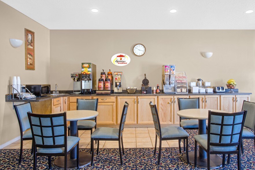 More Photos Of 1624 W Highway 40, Vernal Hotel For Sale