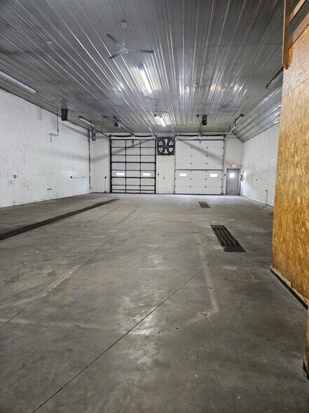 More Photos Of 950-980 Wabash Ave, Chesterton Industrial For Sale