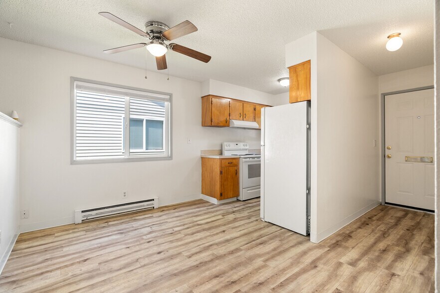 More Photos Of 110-162 NW 15th St, Gresham Apartments For Sale