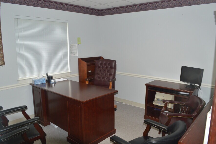 More Photos Of 2065-2067 Klockner Rd, Trenton Medical For Lease