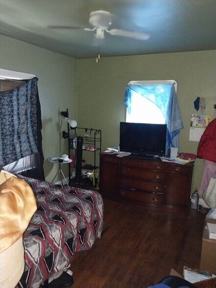 More Photos Of 1747 Catalpa Rd, Cleveland Apartments For Sale