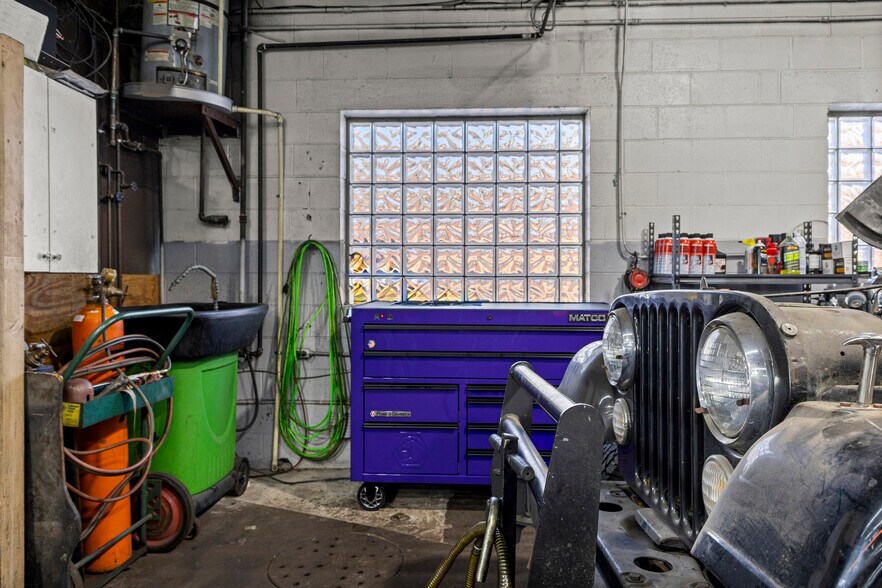 More Photos Of 2401 Fort St, Trenton Warehouse For Sale