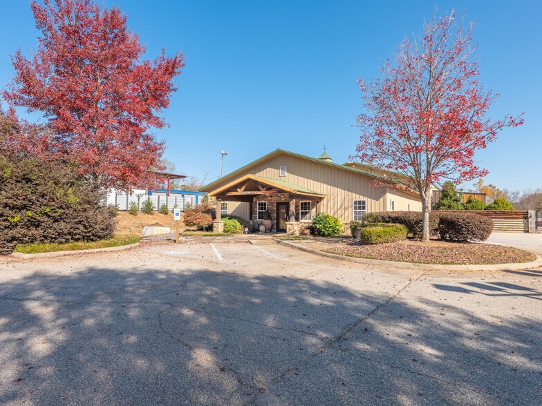 Primary Photo Of 1443 S Batesville Rd, Greer Showroom For Lease