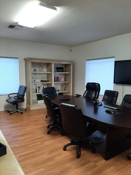 More Photos Of 1900 Belmont Loop, Woodland Storefront Retail Office For Lease