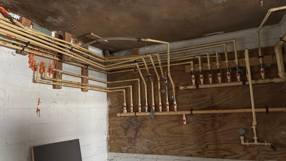 More Photos Of 1832 Willowhurst Rd, Cleveland Apartments For Sale