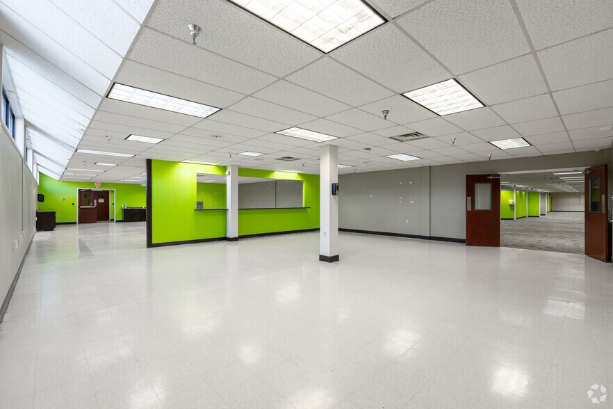 More Photos Of 1300 E Rusk St, Jacksonville Warehouse For Lease