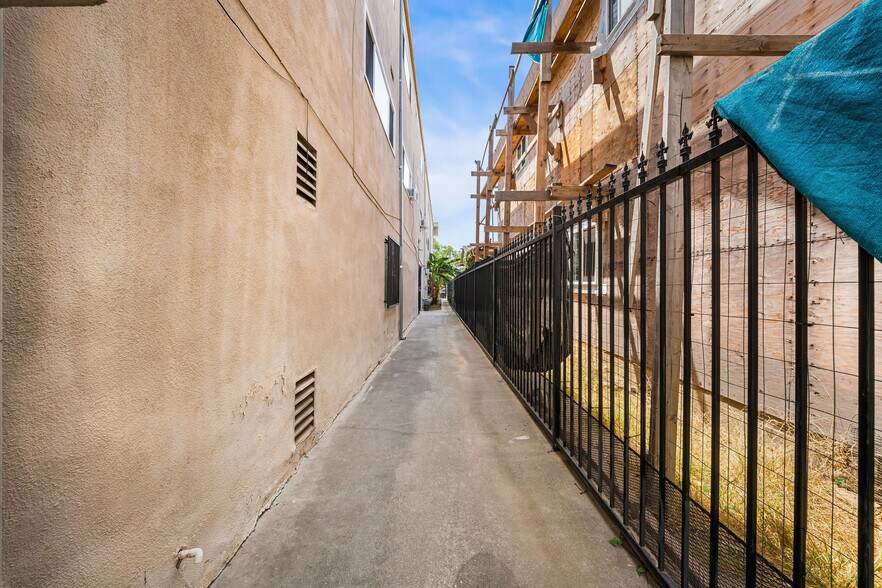 More Photos Of 5345 La Mirada Ave, Los Angeles Apartments For Sale