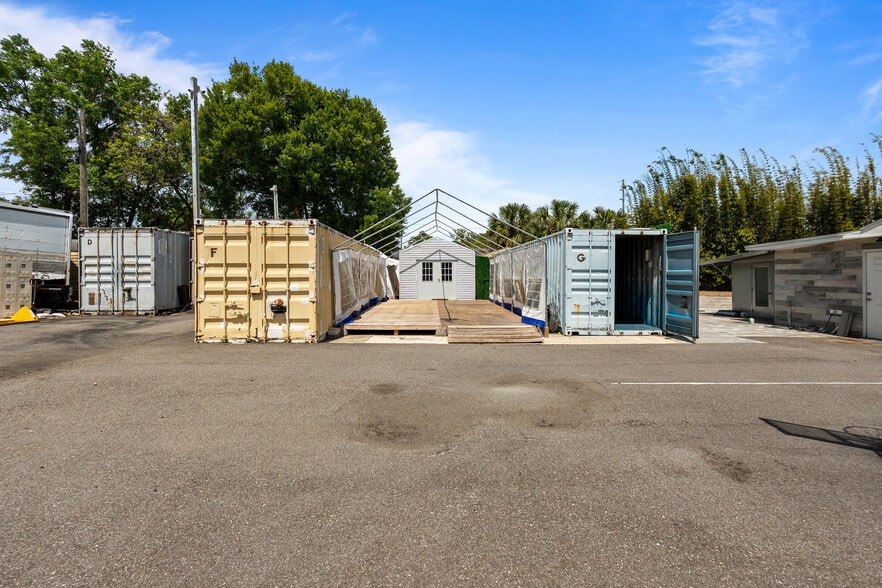 More Photos Of 5424 Edgewater Dr, Orlando Flex For Lease