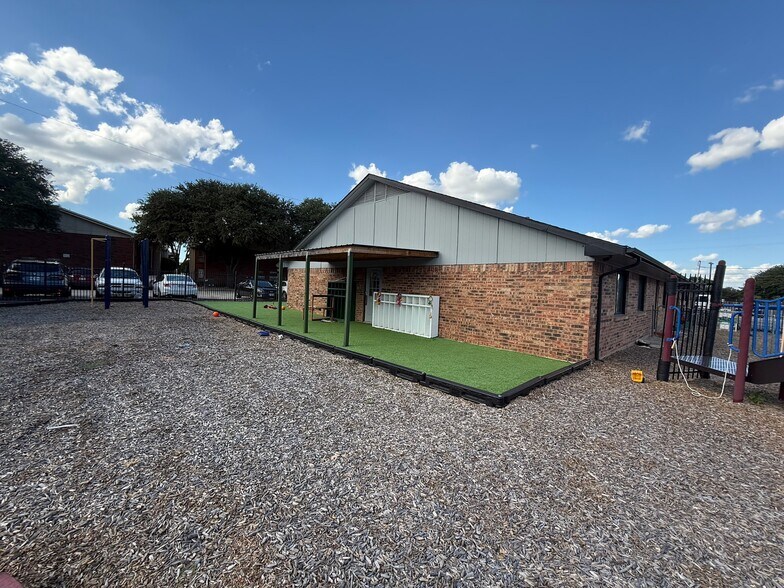 More Photos Of 548 E Bethany Dr, Allen Daycare Center For Sale