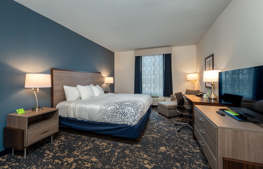 More Photos Of 215 Anastasia Blvd, Saint Augustine Hotel For Sale