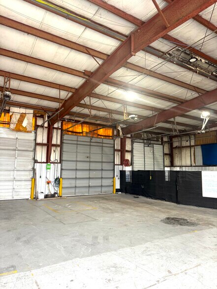 More Photos Of 204 Engineers Rd, Belle Chasse Warehouse For Lease