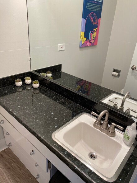 More Photos Of 877 W Fremont Ave, Sunnyvale Medical For Lease