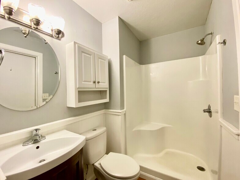 More Photos Of 164 W Wall St, Cookeville Apartments For Sale