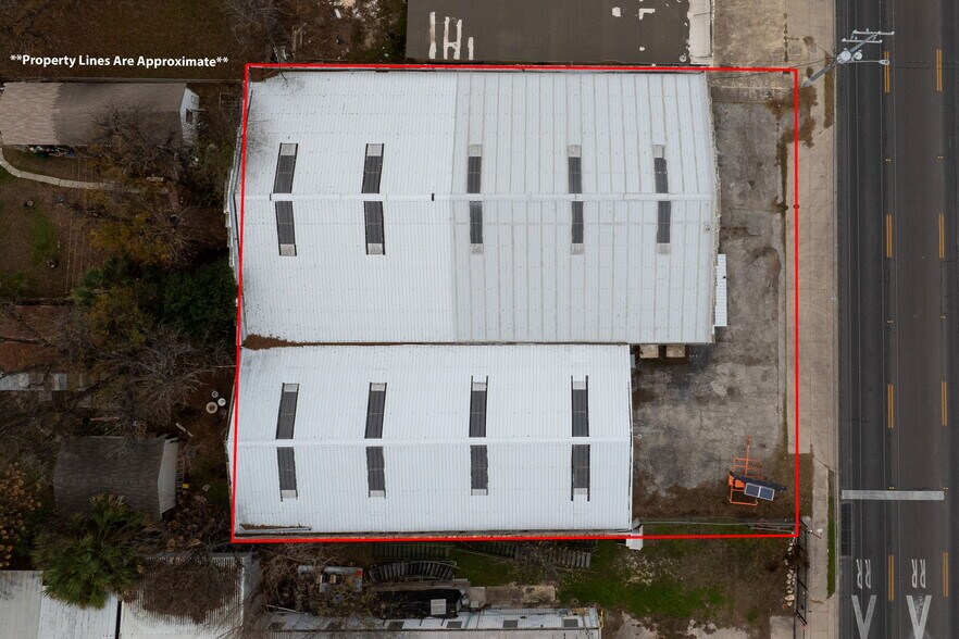 More Photos Of 2930 E Houston St, San Antonio Industrial For Sale
