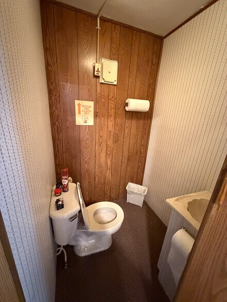 More Photos Of 7304 Wales Ave NW, Canton Office For Sale