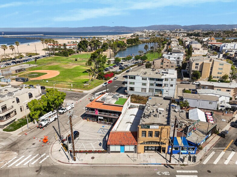 More Photos Of 177 Culver Blvd, Playa Del Rey Storefront For Lease