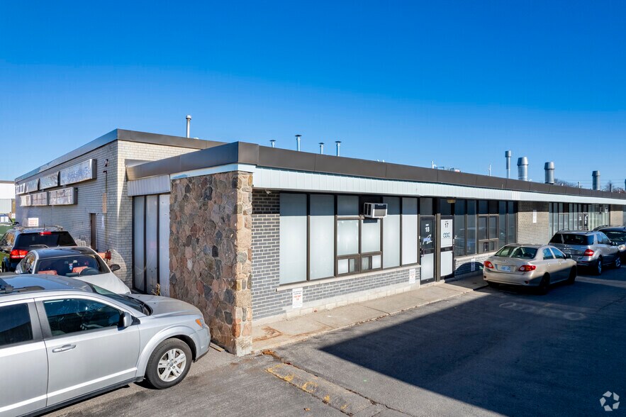 More Photos Of 1680 Midland Ave, Toronto Warehouse For Sale