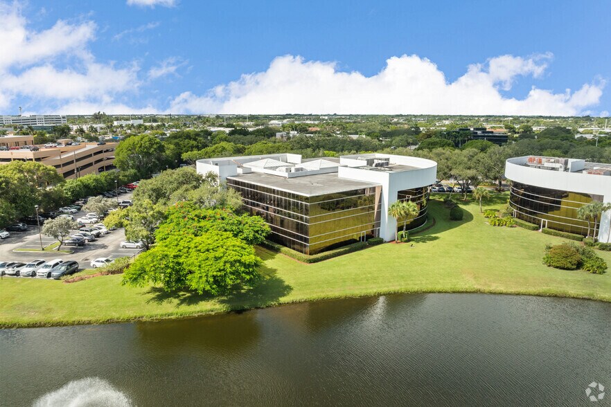 More Photos Of 560 Village Blvd, West Palm Beach Medical For Lease